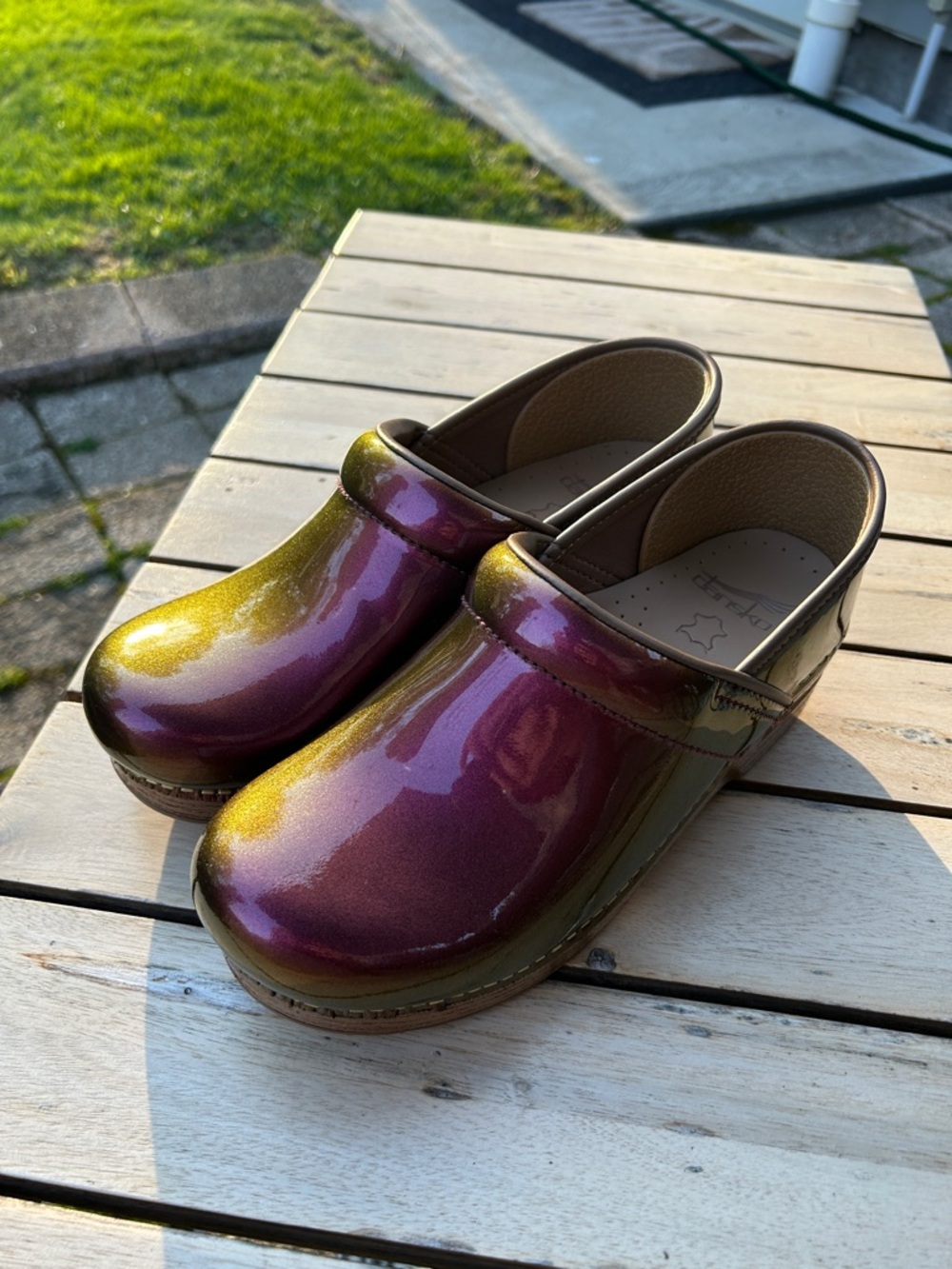 DANSKO Professional Passion Colorshift Patent clogs - Picture 2 of 10